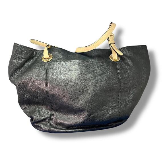 Michael Kors Astor Pebbled Leather Tote Bag Black Beige Trim Gold Logo Charm - Picture 5 of 11